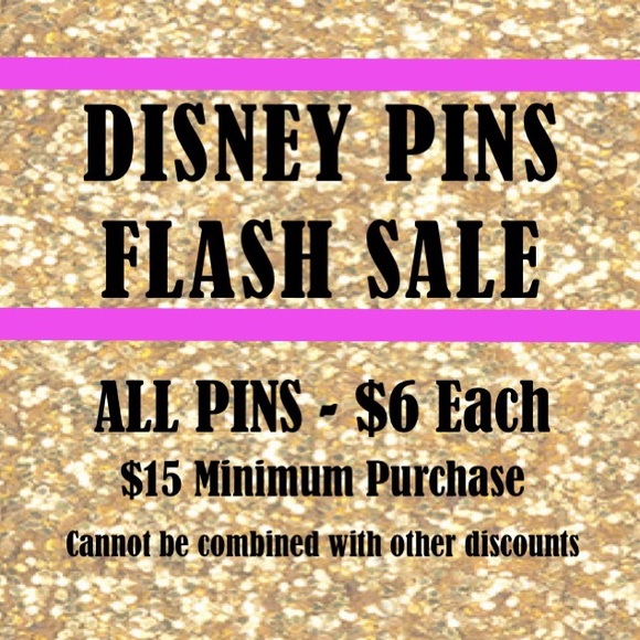 Disney Parks Frozen Elsa Handbag Pin - Picture 2 of 3